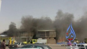 مدني الرياض يخمد حريق كبير بأحد الورش بالصناعية القديمة