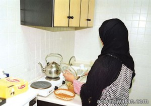 وزارة العمل محادثات لاستقدام “عاملات منزليات” من دول عربية
