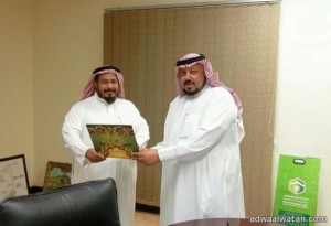 الأمين العام لجمعية الملك عبدالعزيز بتبوك يكرم العلاوي وعسيري